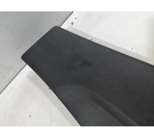 Обшивка стойки центральная левая