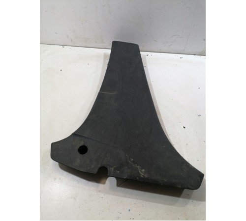 Обшивка стойки центральная левая