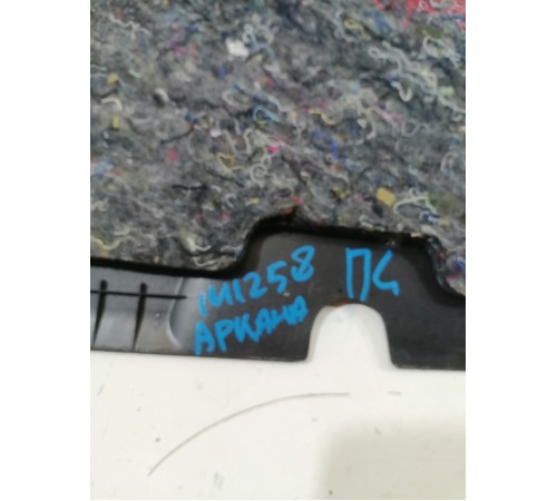 Обшивка стойки центральная левая