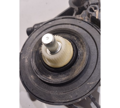 Моторчик стеклоподъемника (передний левый)