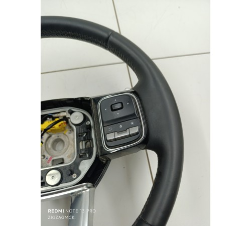 Рулевое колесо в сборе с многофункциональными кнопками