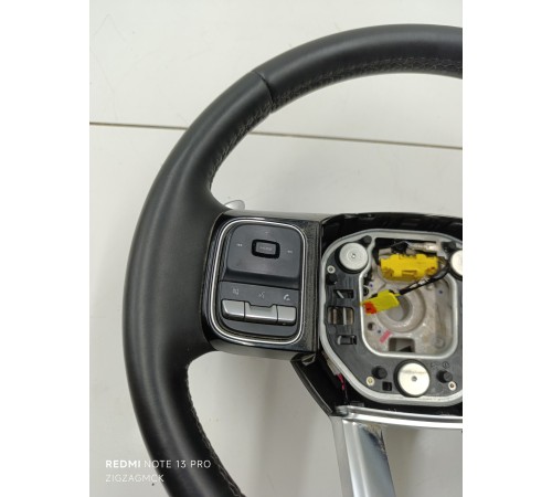 Рулевое колесо в сборе с многофункциональными кнопками