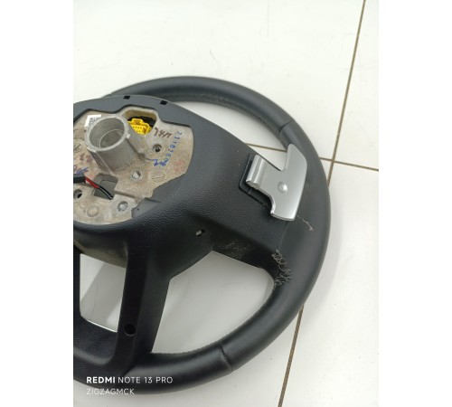 Рулевое колесо в сборе с многофункциональными кнопками