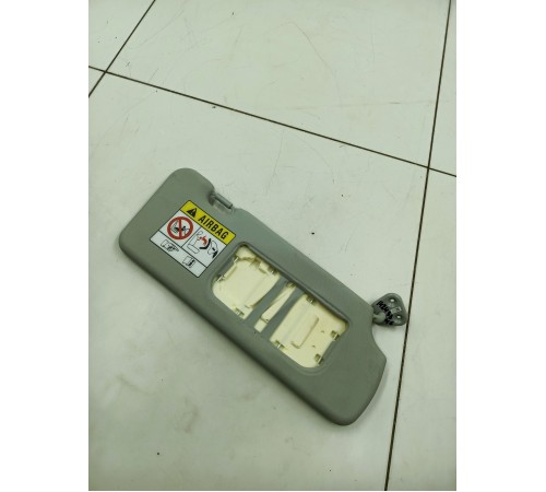 Козырек солнцезащитный правый