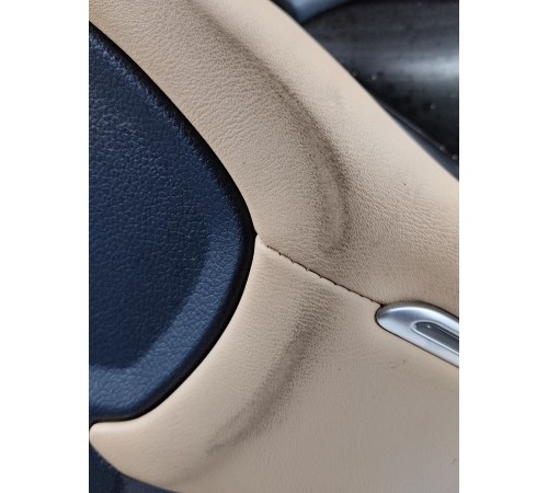 Обшивка двери передняя правая