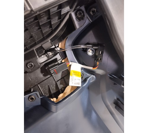 Обшивка двери передняя правая