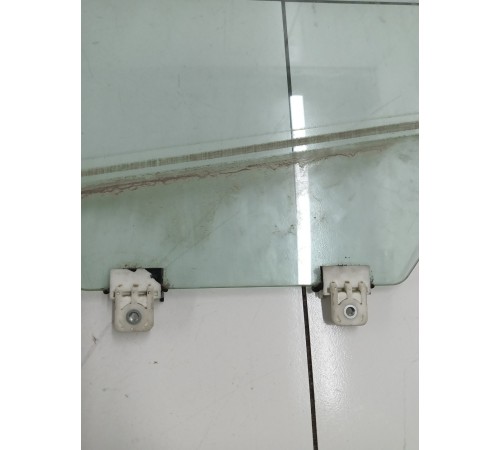 Стекло двери заднее левое