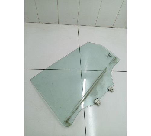 Стекло двери заднее левое