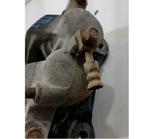 Суппорт тормозной передний левый