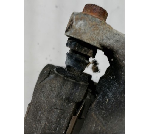 Суппорт тормозной передний левый