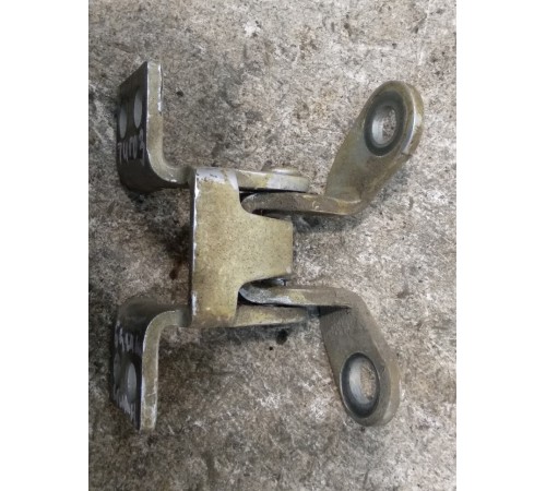 Петля крышки багажника нижняя