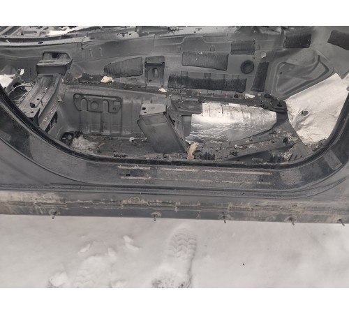 Порог со стойкой(правый)