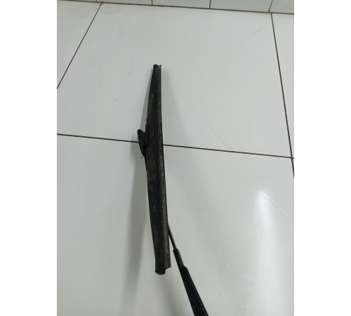 Поводок стеклоочистителя (левый)