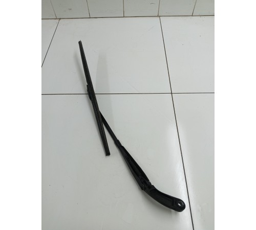 Поводок стеклоочистителя (левый)