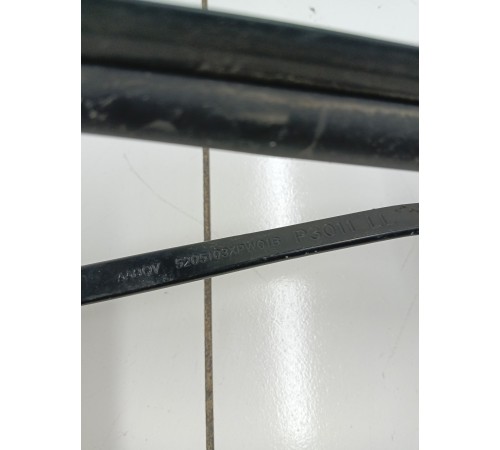 Поводок стеклоочистителя (левый)