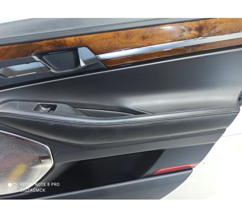 Обшивка двери (задняя правая)