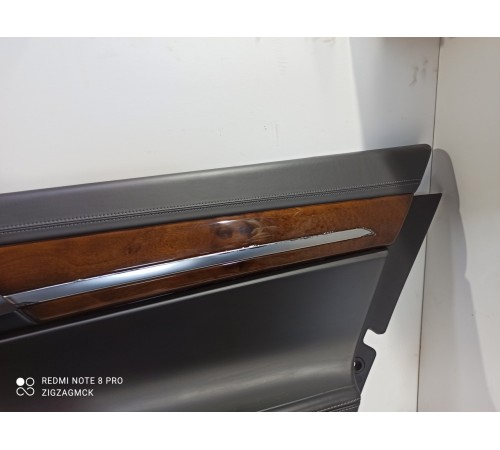 Обшивка двери (задняя правая)