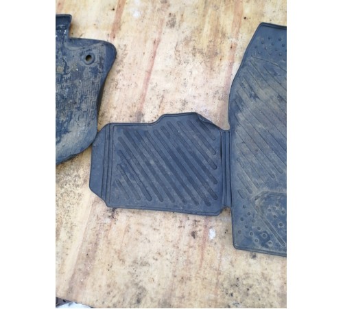 Комплект ковриков салона