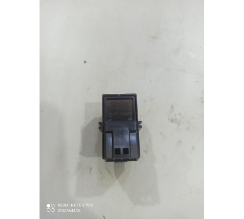 Кнопка центрального замка (передняя правая)