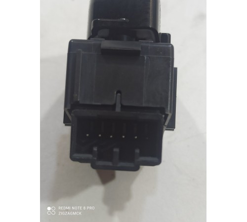 Кнопка центрального замка (передняя правая)