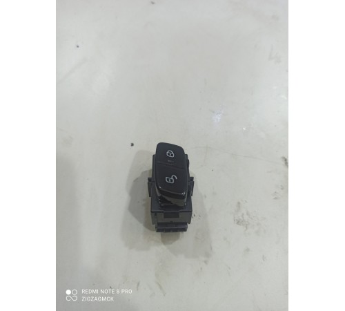 Кнопка центрального замка (передняя правая)