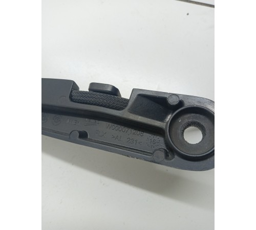 Поводок стеклоочистителя (левый) с омывателем