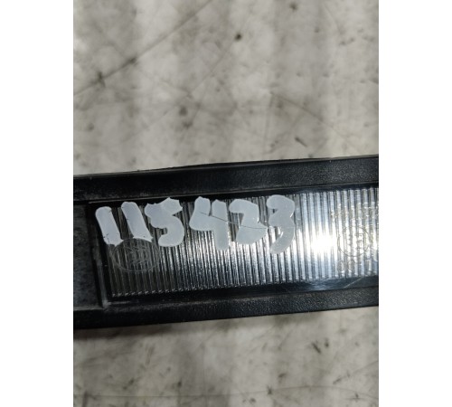 Плафон подсветки номера правый