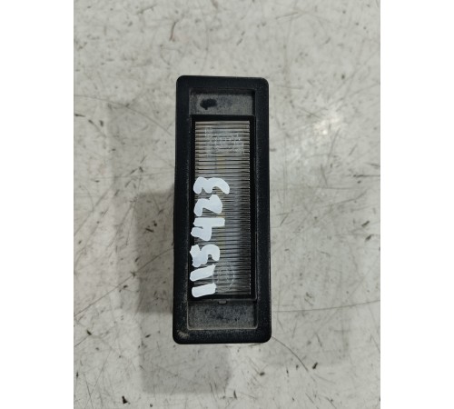 Плафон подсветки номера правый