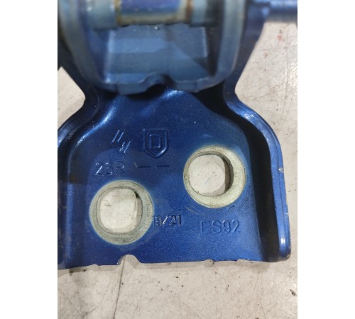 Петля двери(задняя левая верхняя)