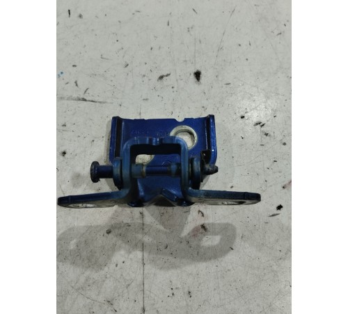 Петля двери(задняя левая верхняя)