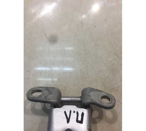 Петля двери (передняя, левая, верхняя)