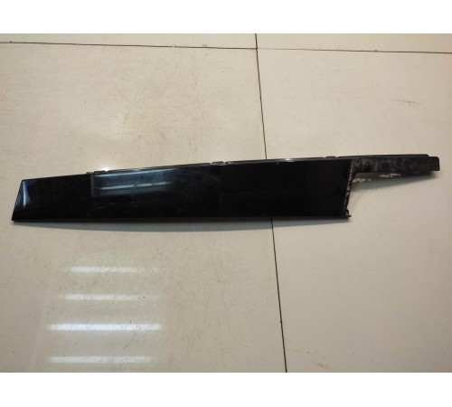 Молдинг двери (передний, правый)