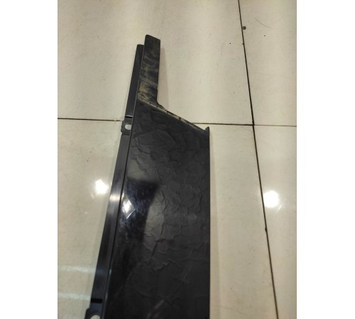 Молдинг двери (передний, правый)