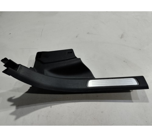 Накладка порога (задняя правая)