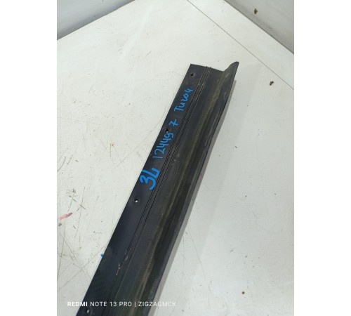 Уплотнитель двери задний левый