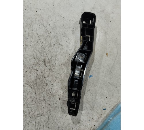 Кронштейн заднего бампера правый