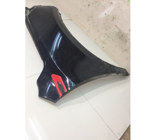 Крыло переднее правое