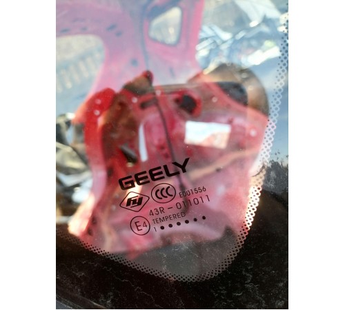 Глухое стекло, форточка заднее правое