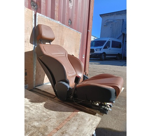 Сиденье переднее левое