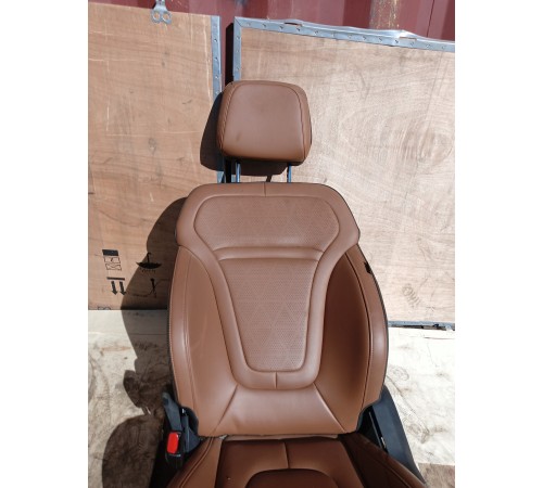 Сиденье переднее левое