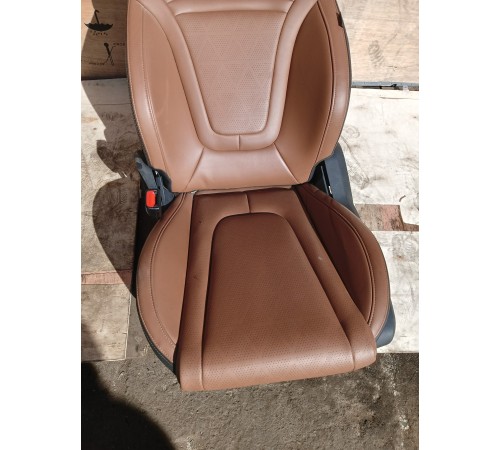 Сиденье переднее левое