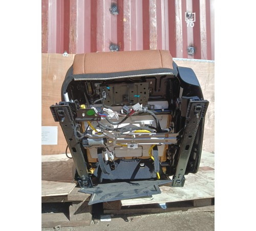 Сиденье переднее левое