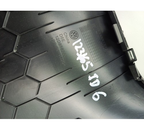 Накладка торпедо правая нижняя