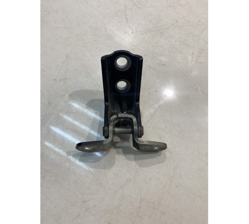 Петля двери (задняя, правая, нижняя)