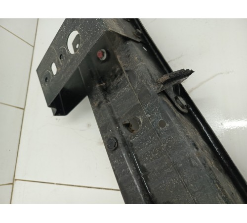 Усилитель переднего бампера