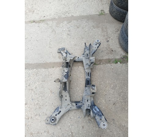 Балка подвески (подрамник) задняя