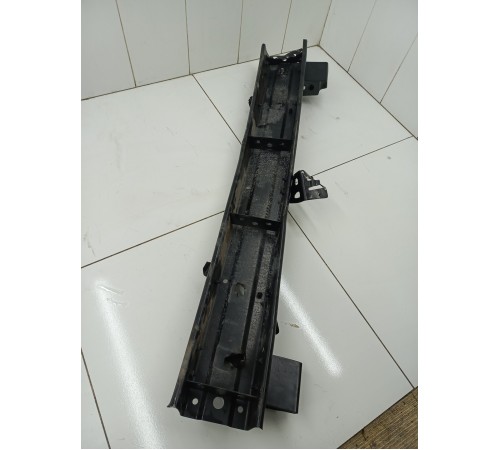 Усилитель переднего бампера