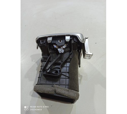 Дефлектор воздушный правый