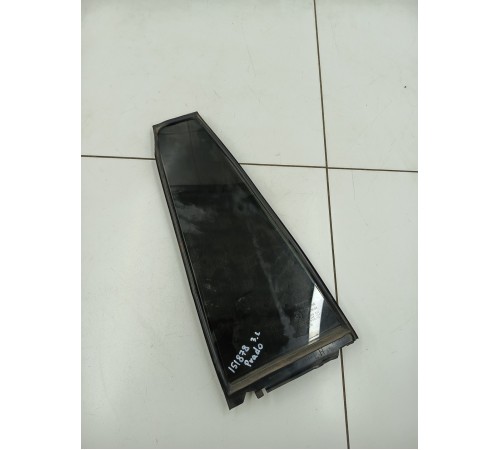 Форточка двери задняя левая