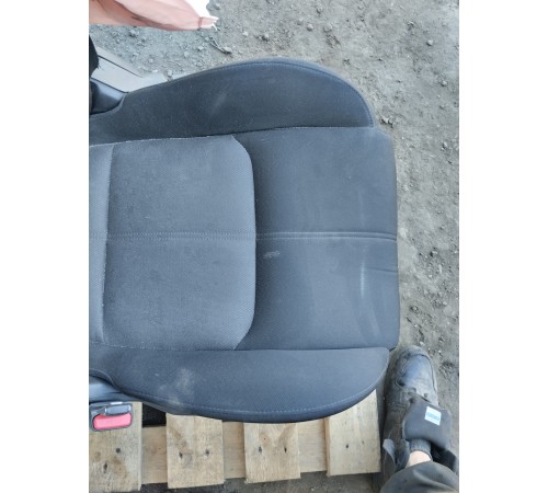 Сиденье переднее левое